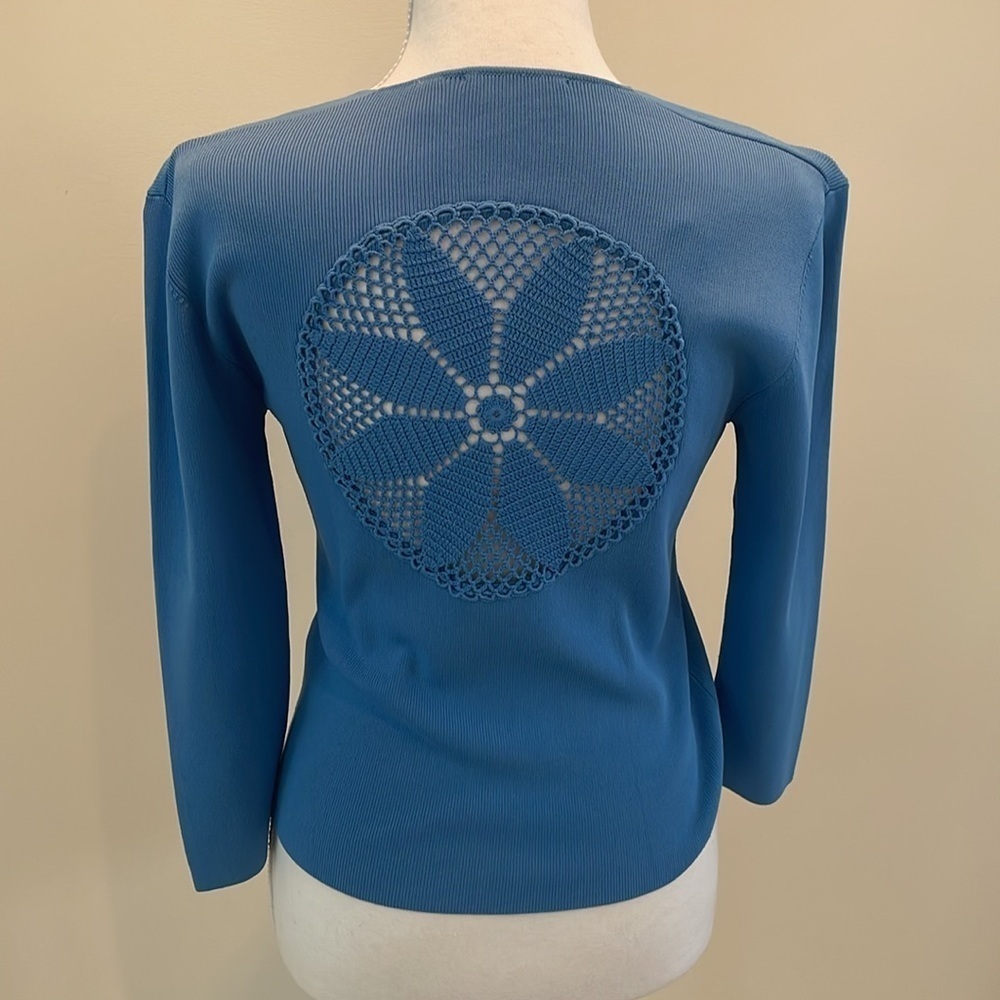 Venini Brand Blue Ribbed Top with Floral Cut Out Design. EUC. Med Petite. Y2K